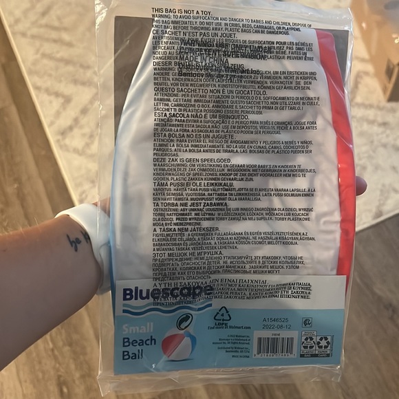 NWT SMALL BEACH BALL - Picture 4 of 4